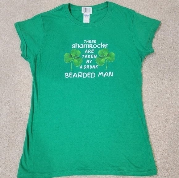 Gildan St Patrick's Day These Shamrocks Are Taken By A Drunk Bearded Man T-Shirt - Picture 2 of 4